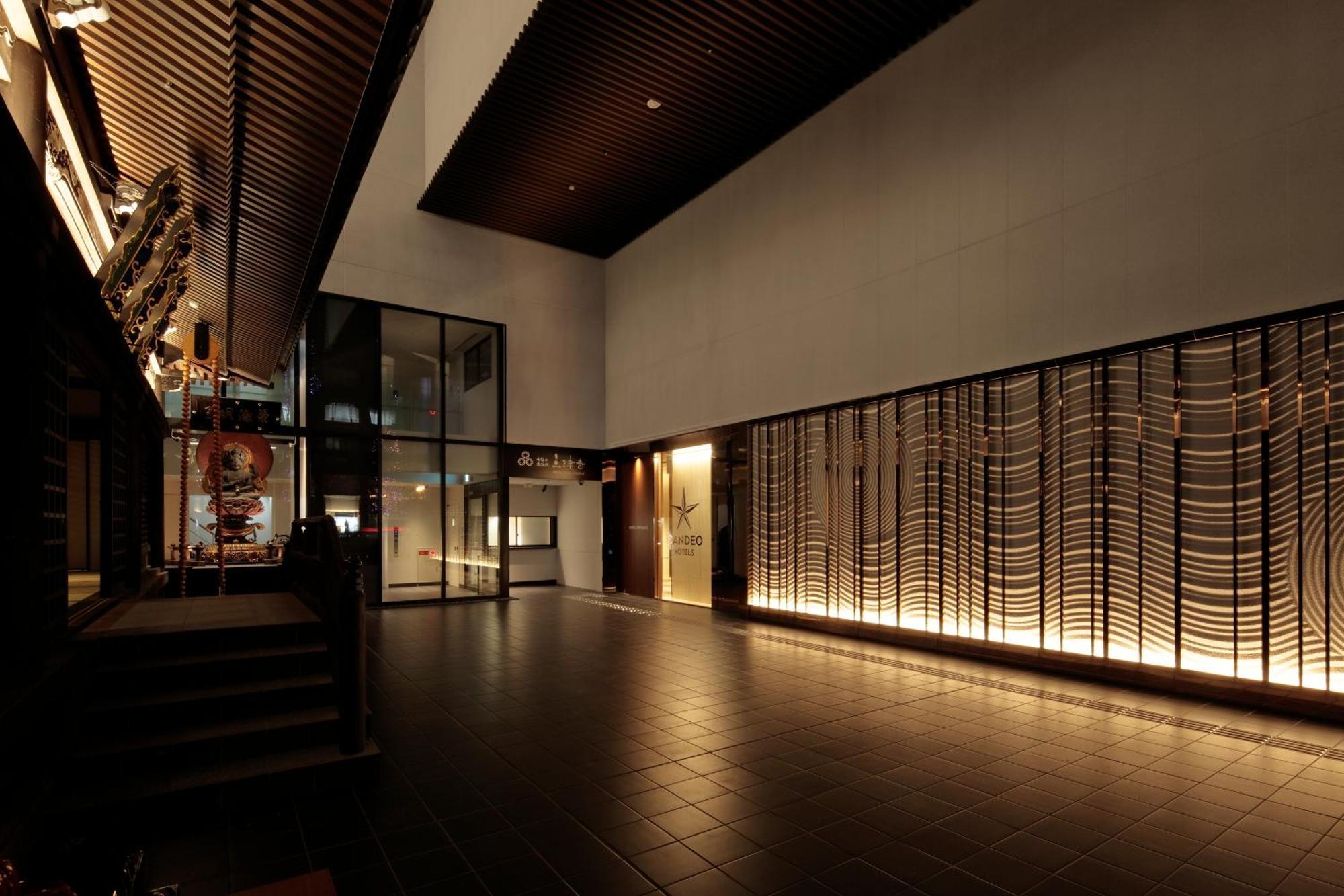 Candeo Shinsaibashi Hotel Ōsaka